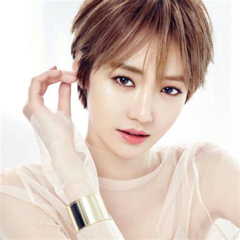 Paling Populer 7 Model Rambut Pendek 2020 Ala Wanita Korea