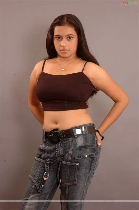 Actress Largest Navel Cleavage Hip Waist Photo Collections