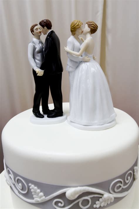 former oregon bakery owners must pay 135 000 for denying lesbians wedding cake baltimore sun