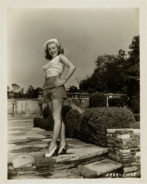 unpublished marilyn monroe pics   sold   auction show