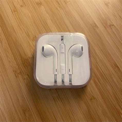 apple headphones  apple earpods earbuds mm headphone plug poshmark