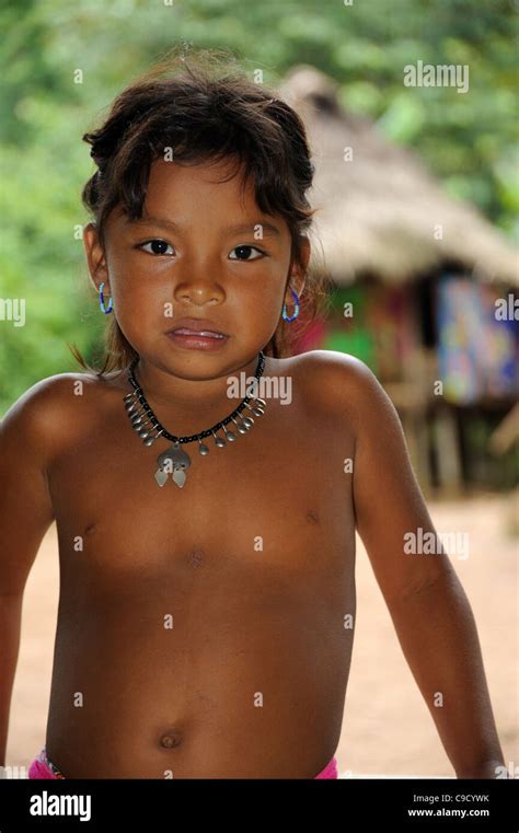 indigena embera banque d image et photos alamy