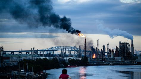 philadelphia refinery fire  injuries reported