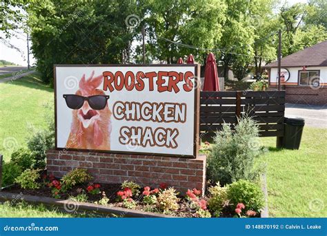 Rooster`s Chicken Shack Sign Bartlett Tn Editorial Photography