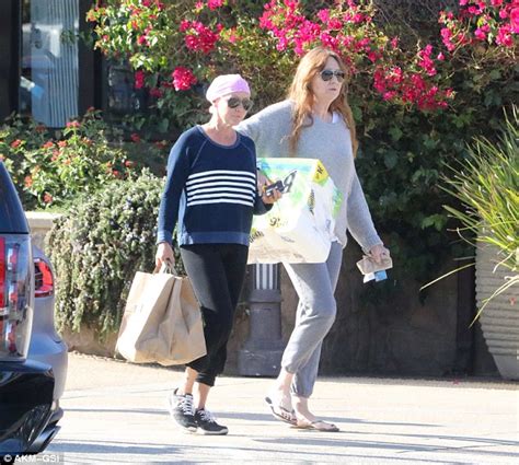 cancer fighting shannen doherty gets a helping hand from mom rosa in malibu daily mail online