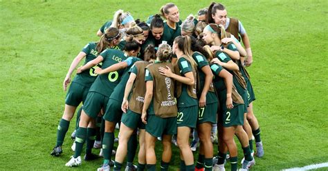 Australian Women S Football Team Gets Equal Pay Huffpost Uk