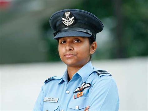 meet flight lt shivangi singh india s first female rafale pilot