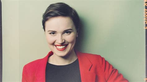 cool fall author veronica roth