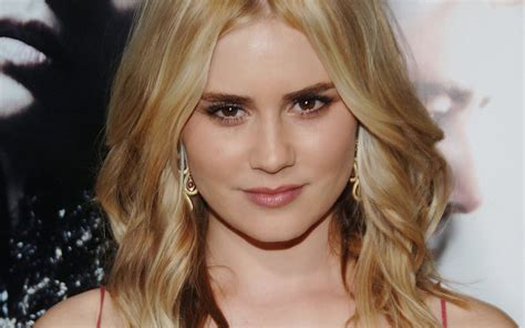 Latest Celebrity Photos Alison Lohman Sexy And Hot Wallpapers