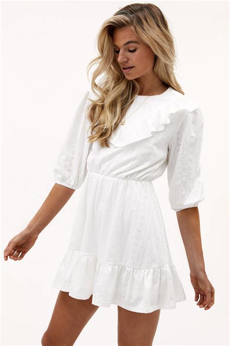 loavies witte ruffle jurk loavies mode outfit ideeen zomer jurken