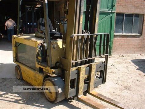 cat md  front mounted forklift truck photo  specs