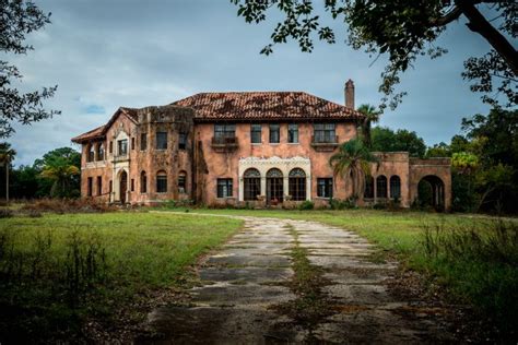 creepy  beautiful abandoned mansion  florida