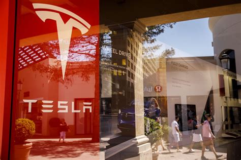 Former Tesla Employee Blasted By Elon Musk Takes Battle To Sec Filing