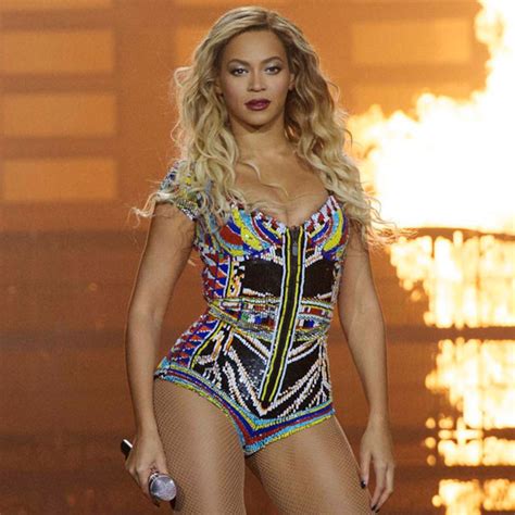 beyoncé flaunts cleavage toned legs in sexy leotard e online