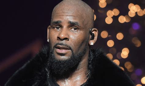 American Singer R Kelly Releases 19 Minute Track ‘i Admit As He
