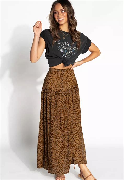 trendy maxi skirt styling ideas   aquila style