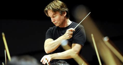 Conductor Esa Pekka Salonen To Step Down From London’s Philharmonia