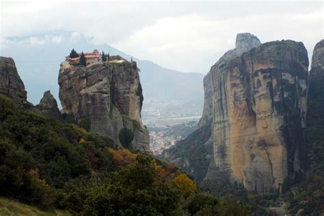 tips  visiting meteora greece  xenophile life