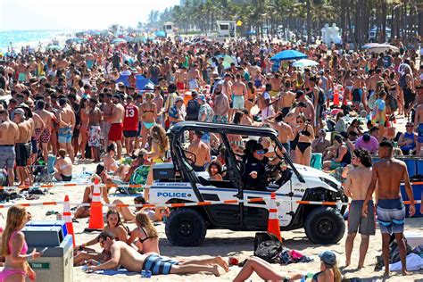 colleges move to cancel next year s spring break amid pandemic
