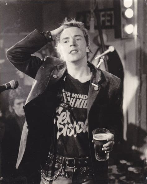 resultado de imagem para johnny rotten 70s ロックスタイル ミュージックアーティスト