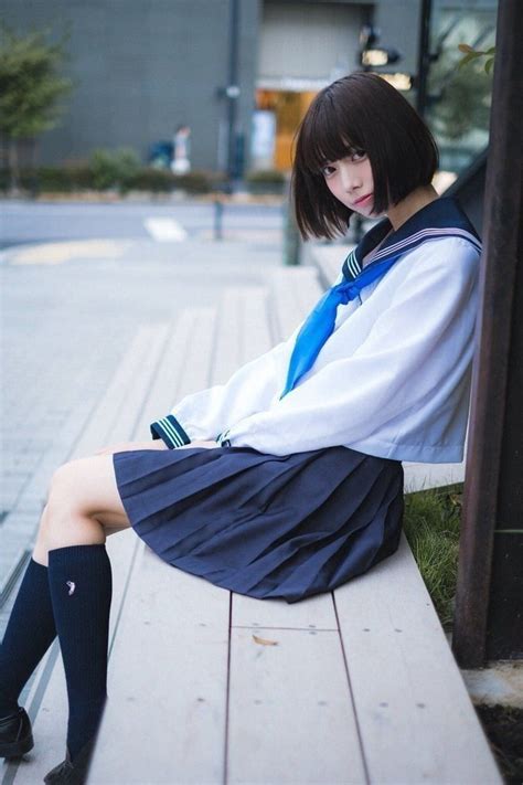 かわいい学校の制服 日本の女子学生 日本の女の子 可愛いアジア女性 可愛い女の子 美顔 モデルポーズ 女性の顔 テンプレート