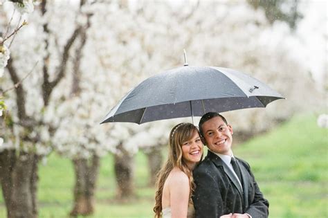 worst case scenario it rains at an outdoor wedding wedding worst case scenarios advice