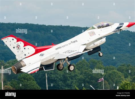 closeup    airforce thunderbirds  fighter jet   stock