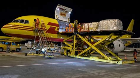 dhl express points  accelerated  commerce freight growth   report transporttalk truck