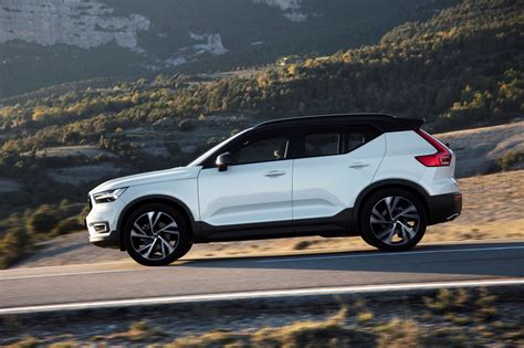 volvo xc suv   parkers