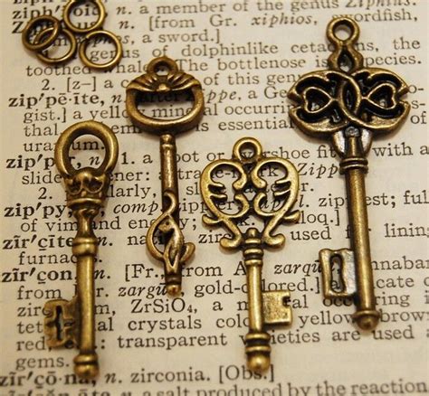 royal skeleton key antique   vintage key ebay