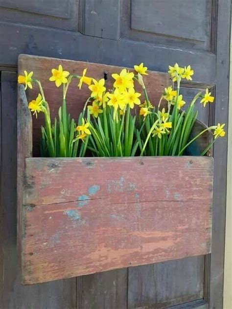 rustic spring porch decor ideas    home bloom