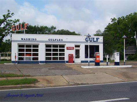 Vintage Gulf Gas Station Old Gas Stations Gas Station