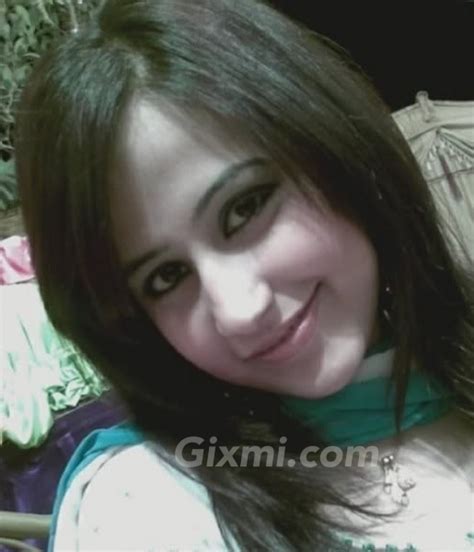 Beautiful Pakistani Girl Wants Mobile Friends Gixmi