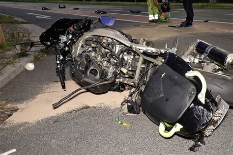 motorrad kracht auf volvo biker bei unfall  dresden schwer verletzt