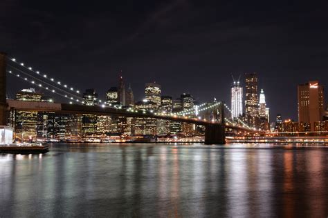 blick auf brooklyn bridge bei nacht foto bild north america united states  york state