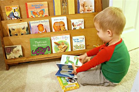 selecting limiting  displaying books  toddlers  educators