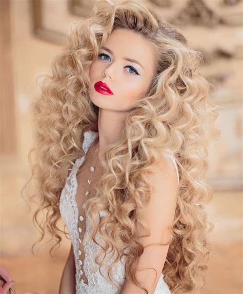 Coiffure Longue Bouclee Long Hair Styles Big Blonde Hair Hair Styles