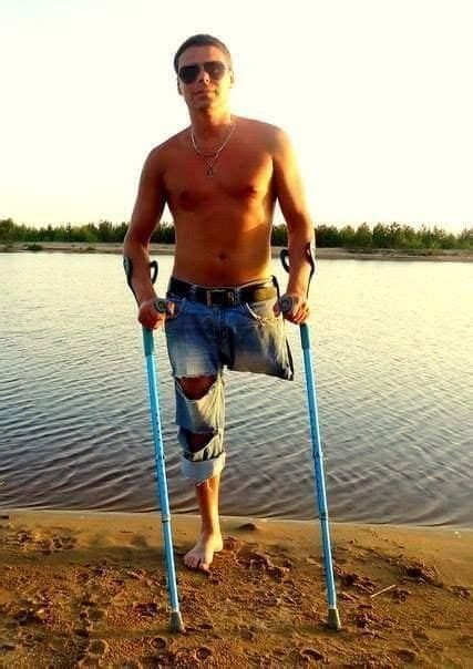 photoset  depicting  legged guys  stumps  crutches amputee model amputee legs