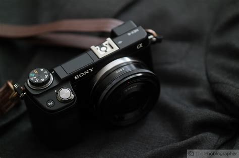 review sony mm  aps   mount  phoblographer