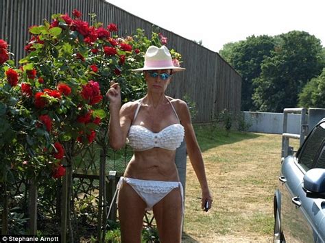 stephanie arnott is a 58 year old grandmother who says she looks 35