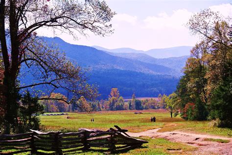 cades cove great smoky moutains paradise smokey mountains vacation cades cove tennessee
