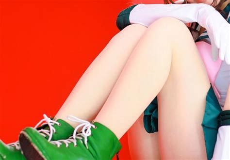 japanese girls show off legs on twitter to cheer up men working on holidays tokyo kinky sex