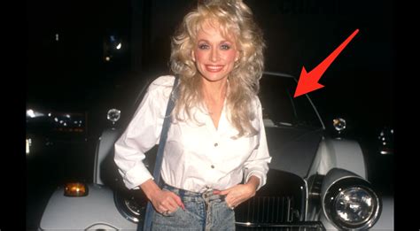 All Of Dolly Parton’s Photos Hide A Secret She Kept For