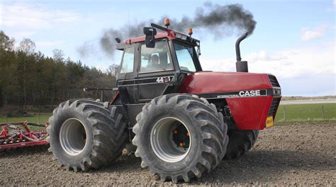 case international   tractor ive spent endless hours  discin dirt case tractors