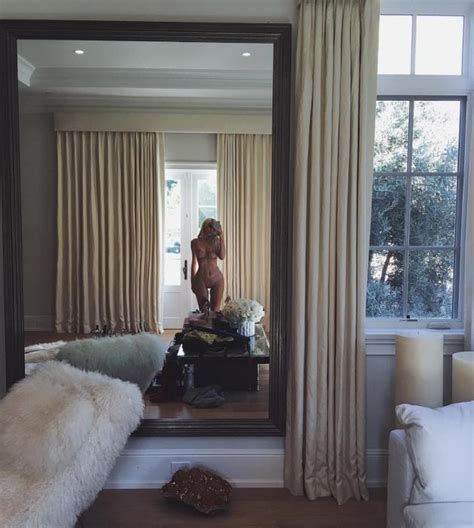 Kylie Jenner Lingerie Selfie Yowza The Hollywood Gossip