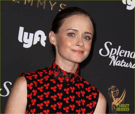 emmy winner alexis bledel joins handmaid s tale co stars at pre emmys event photo 3958150
