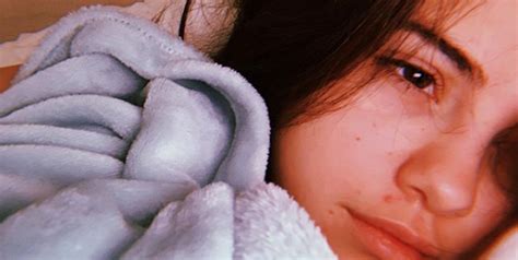 Selena Gomez Posts A Makeup Free Instagram Selfie In Bed
