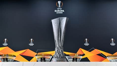 ajax trapt europa league groepsfase af  eigen huis az naar bosnie