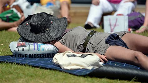 wimbledon atmosphere in pictures