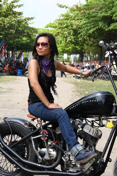 moto twist most hot motorcycle babes
